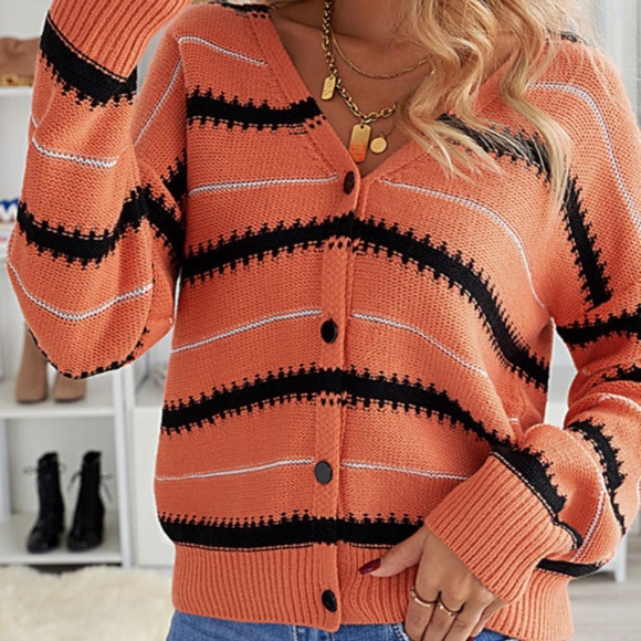 V-Neck Long-Sleeve Sweater - Picture 4 of 7